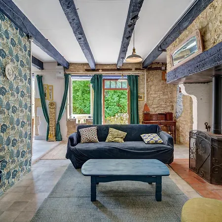 Maison De Le Blanc *