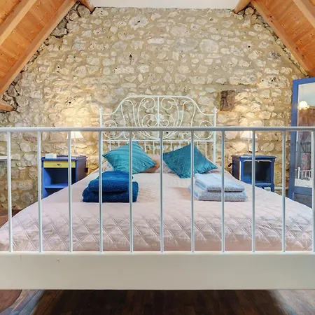 Holiday home Maison De Le Blanc *